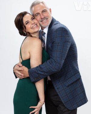 Yolanda Ventura Instagram - Hoy se estrena @asesinasmexico con la bella @catherinesiachoque, la fortuna de trabajar con @antoniodelavegaig @alexdehoyos @lisardoemilio @arenaibarra @arleth_teran111  @marienconene gracias @luisluisillom !! Felicidades a todos por este maravilloso proyecto #mujeresasesinas #yolandaventura #fichaamarilla