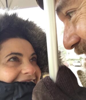 Yolanda Ventura Instagram - Qué la vida nos siga dando la oportunidad de seguir riendo, amando, viajando, aprendiendo, luchando, creando, bailando, celebrando juntos . Feliz aniversario amor … gracias por darme raíces y amar y respetar mi vuelo y mi locura … TE AMO HOY Y ASI CADA HOY @odiseobichir … 💛💛
#13años  #6casados #hoy #odiseobichir #yolandaventura #fichaamarilla
