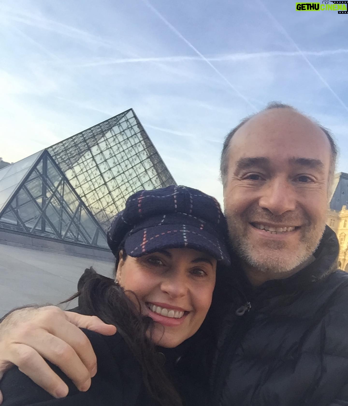Yolanda Ventura - 5.1K Likes - QuĆ© la vida nos siga dando la oportunidad de seguir riendo, amando, viajando, aprendiendo, luchando, creando, bailando, celebrando juntos . Feliz aniversario amor ⦠gracias por darme raĆces y amar y respetar mi vuelo y mi locura ⦠TE AMO HOY Y ASI CADA HOY @odiseobichir ⦠šš
#13aƱos #6casados #hoy #odiseobichir #yolandaventura #fichaamarilla