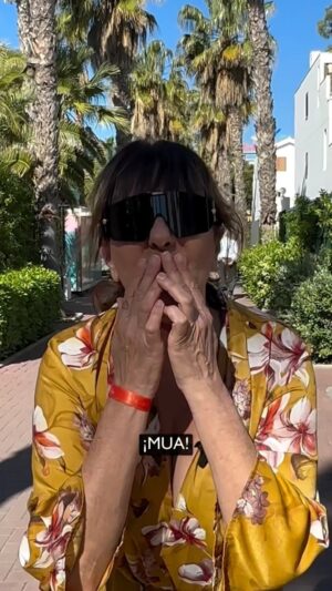 Yolanda Ramos Instagram - OASSIUM, el hotel favorito de las celebrities como @yolandramos 🌴✨

Shhh... 🤫 No se lo digas a nadie, pero este es el escondite secreto donde las estrellas recargan energías después de meses de rodaje.🎬🌟

Seguro que te preguntabas donde se esconden los famosos, pues de nada, ahora ya lo sabes. 🙊

#estivalexperience #yolandaramos #famosos #oassium #estivalgroup