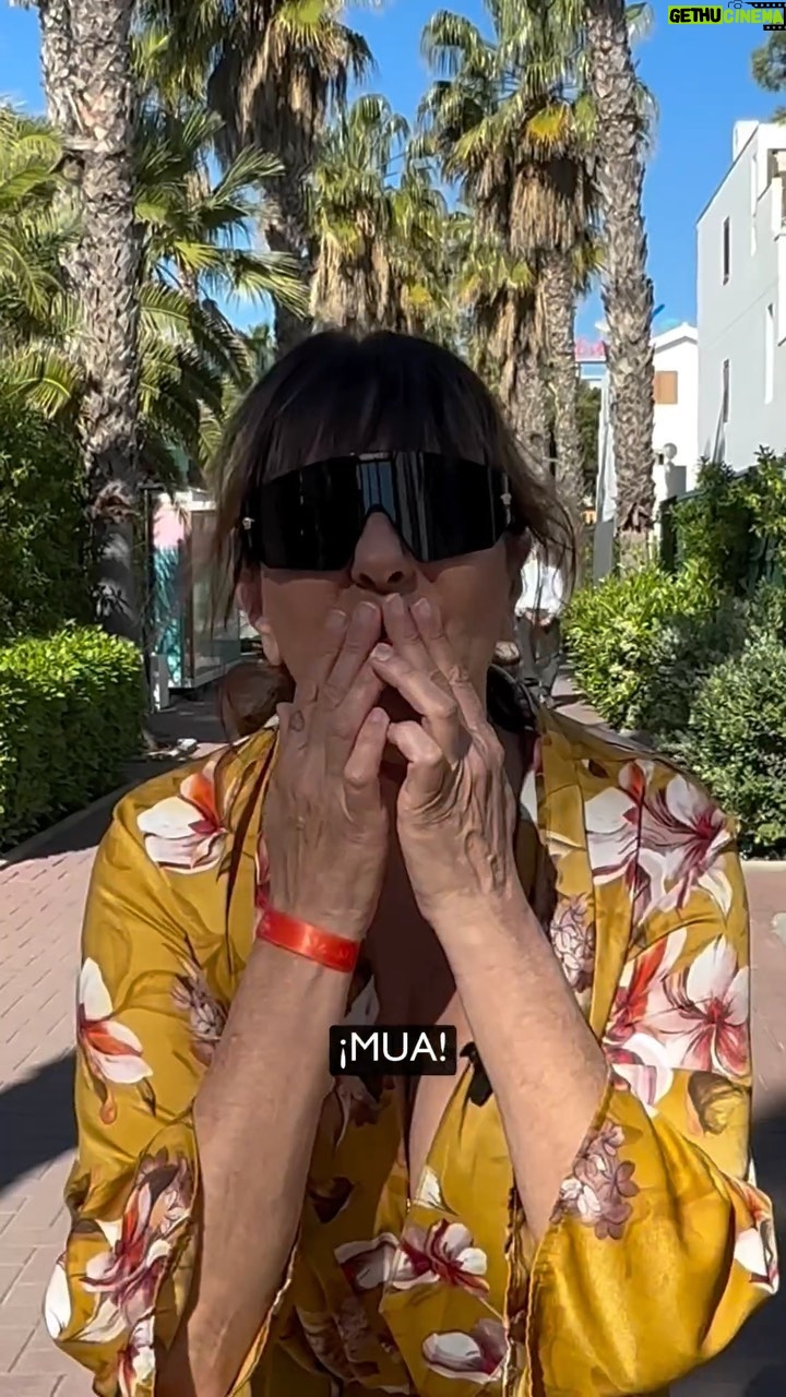Yolanda Ramos - 12.1K Likes - OASSIUM, el hotel favorito de las celebrities como @yolandramos 🌴✨
Shhh... 🤫 No se lo digas a nadie, pero este es el escondite secreto donde las estrellas recargan energías después de meses de rodaje.🎬🌟
Seguro que te preguntabas donde se esconden los famosos, pues de nada, ahora ya lo sabes. 🙊
#estivalexperience #yolandaramos #famosos #oassium #estivalgroup