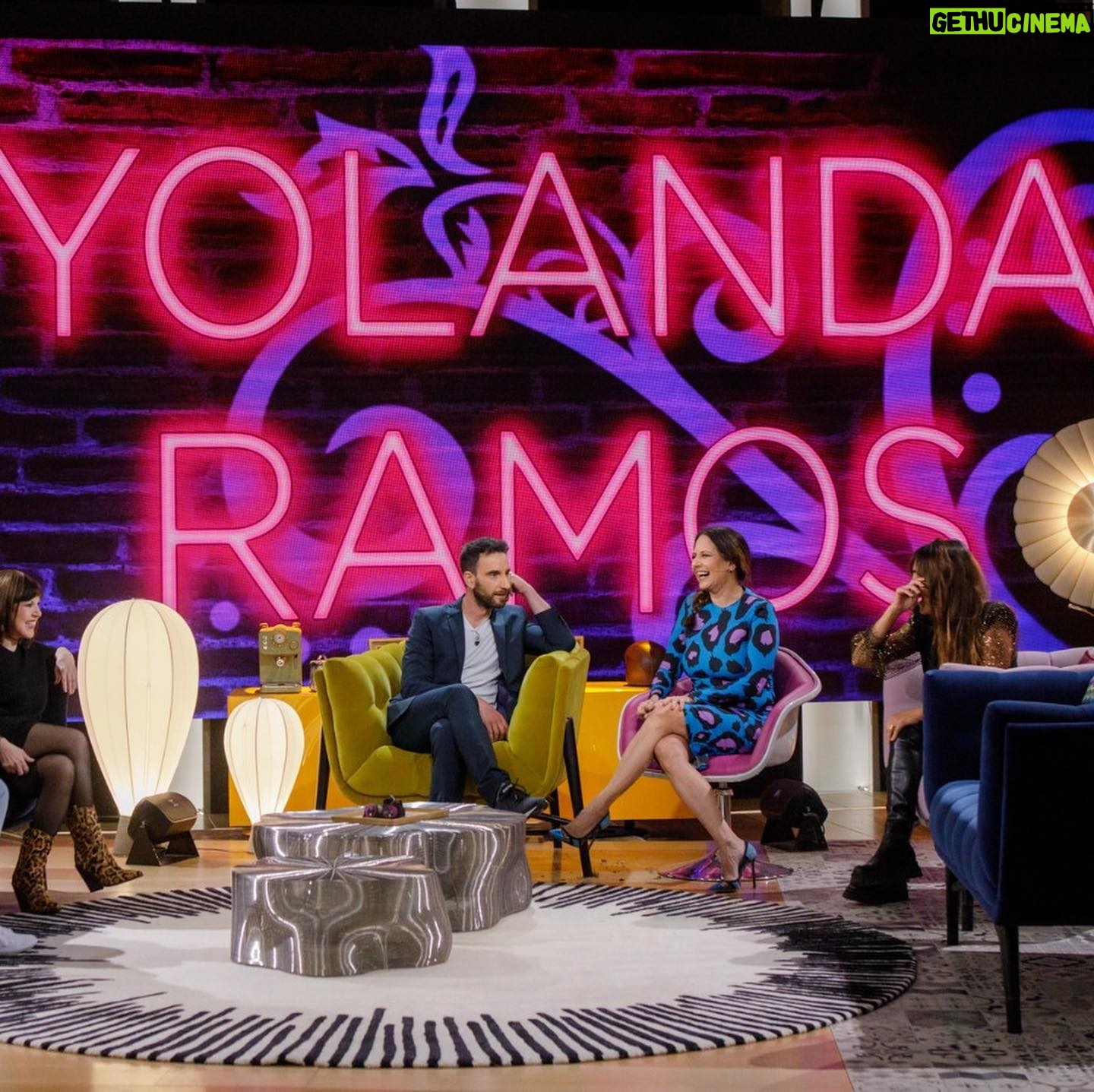 Yolanda Ramos - 11.3K Likes - Esta noche estaré en La noche D.
Lo mejor de todo, el pedazo de vestido de @maria_escote 💖