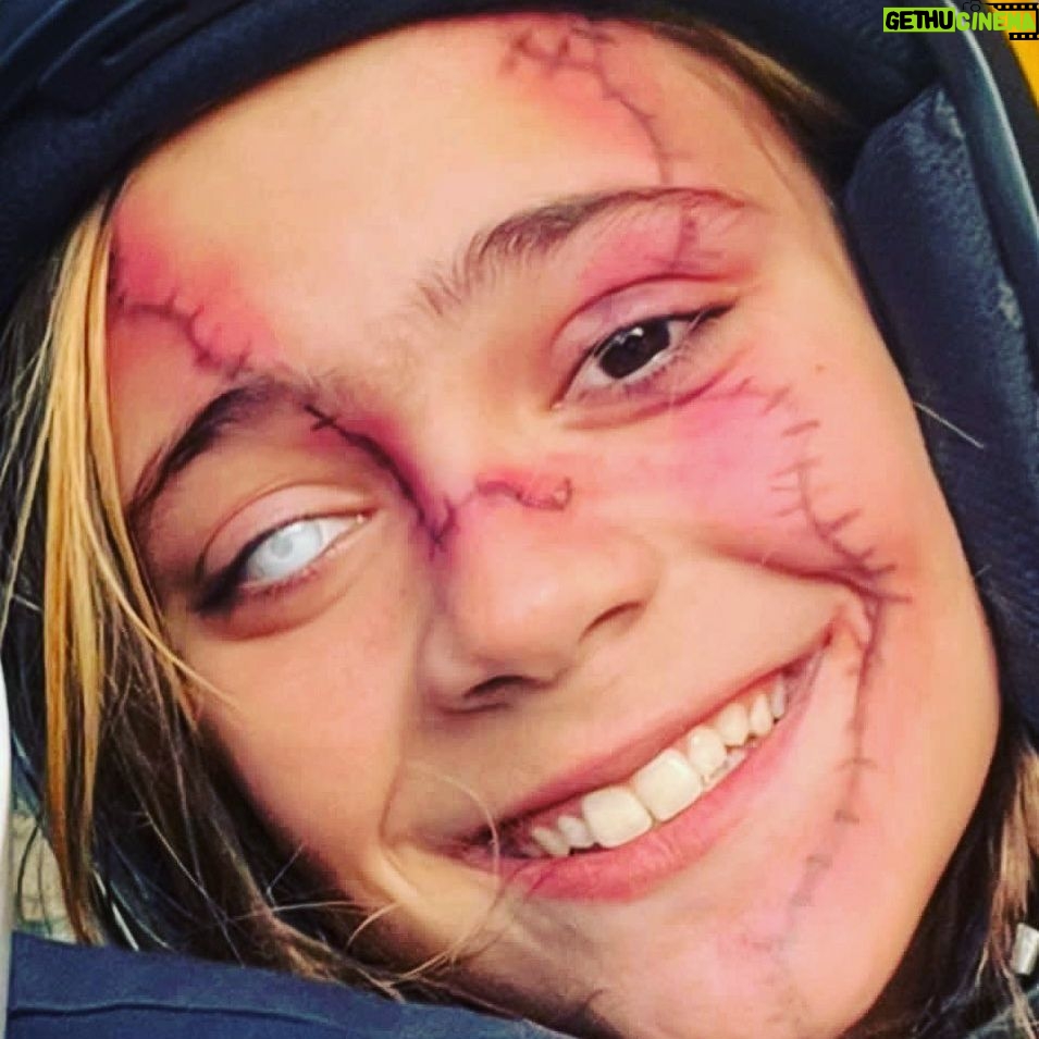 Yolanda Ramos - 12.8K Likes - Este es sólo su disfraz de Halloween de este año.
Para otras niñas y mujeres es un maquillaje para siempre. QUE NADIE BORRE LA SONRISA DE MI HIJA, DE TODAS NUESTRAS HIJAS…
#diainternacionaldelaeliminaciondelaviolenciadelamujer