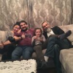 Yonca Şahinbaş Instagram - 🎄Biz Yonca, Oğulcan, Alideniz ve Koray mutlu, huzurlu, sağlıklı yıllar dileriz. 🎄