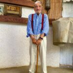 Yonca Şahinbaş Instagram - Yakup Cemil ŞAHİNBAŞ gitti… Sen dünyanın en güven veren, en tatlı, nazik, çok okuyan, ailesine sahip çıkan, delikanlı, karizmatik kayınpederiydin. Senin gelinin olduğum için gurur duyuyorum. Şahinbaş soyadı bize emanet babam sen rahat uyu. Gittiğin yerde huzurlu ol inşallah. Seni çok seviyoruz.