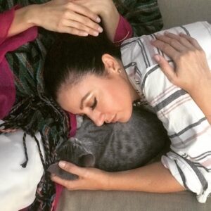 Yonca Şahinbaş Instagram - Dikkat aşırı sevgi ve huzur içerir!!❤️ @jessicamayofficial