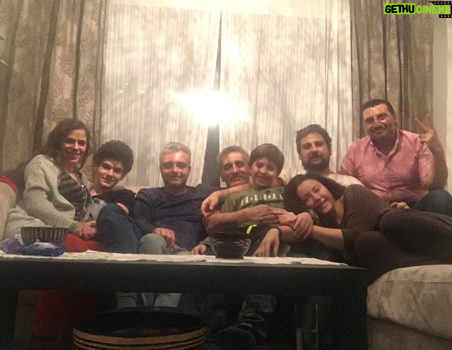 Yonca Şahinbaş Instagram - Mutlu yılllllaaaaar🎄