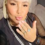 Yonca Evcimik Instagram – Birazdan Gaziantep Jolly Joker sahnesinde “ Yonca Bizi 90’lara Götür Daha Da Geri Getirme “ konseri başlıyor. Sold out olmuşuz aman da ne güzel ❤️😍🍀 @gaziantep.jollyjoker
