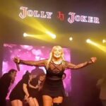 Yonca Evcimik Instagram – Dün gece Kocaeli Jolly Joker konserimiz ❤️😘 2 serum 7 iğneden sonra sahneye çıktım. O güzel enerjinizle sapasağlam konserimizi bitirdik🧿🧿🧿 Tekrar görüşmek üzere @byaltinelplus @kocaeli.jollyjoker