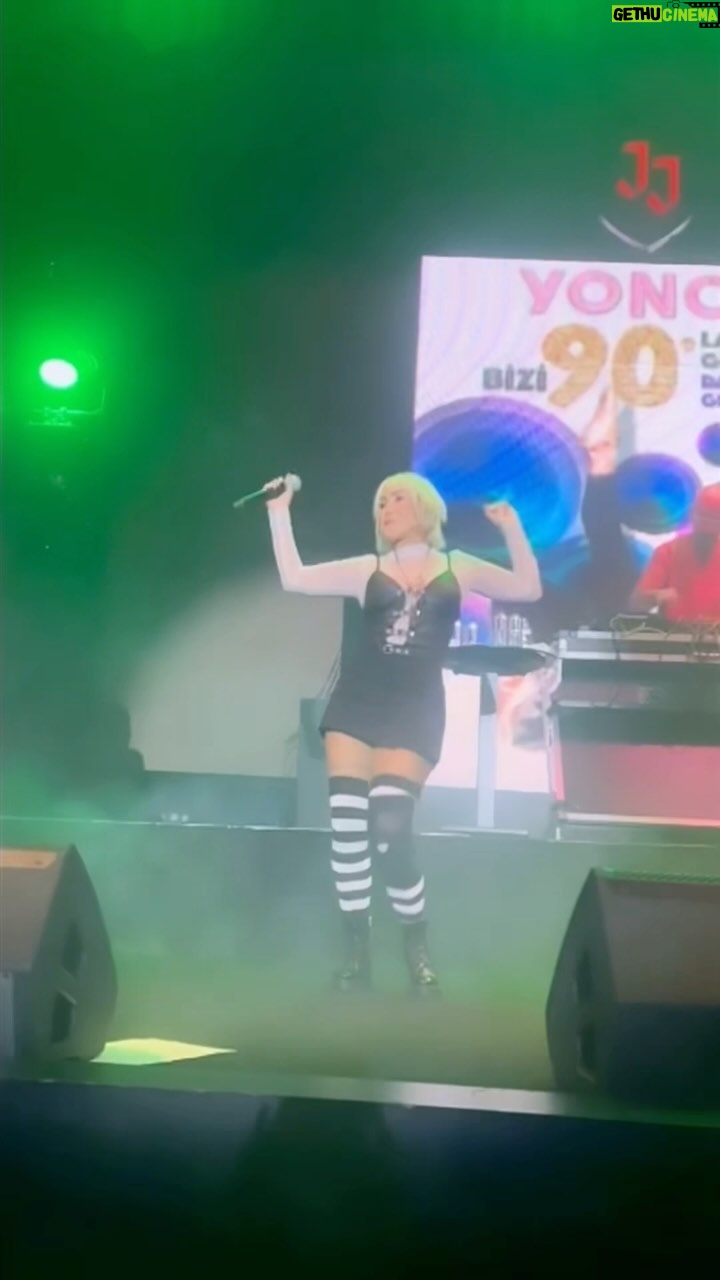 Yonca Evcimik Instagram - Dün akşam Mersin Jolly Joker konserimiz 🍀 Ne güzeldiniz❤️ Tekrar görüşmek üzere 🍀 @mersinmarina.jollyjoker @byaltinelplus