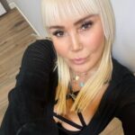 Yonca Evcimik Instagram – Birazdan Aydın Holly Stone sahnesindeyiz 🍀 Konser öncesi kulis halleri ✨ image maker @senemhakki 🥂 organizasyon @mehmet.usluu 🫶