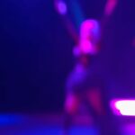 Yonca Evcimik Instagram – Hafta sonu Londra konserinden kulis halleri 🍀 Styling @senemhakki ✨