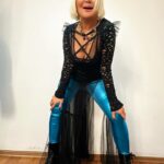 Yonca Evcimik Instagram - Bugün ilk durak İstanbul konseri 🍀 Birazdan sahnee 🚀