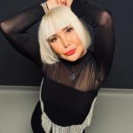 Yonca Evcimik Instagram – Sevgili @mahsa.com.tr ‘nin hazırladığı kostümümle birazdan Parıltılı – “ Hisseli Harikalar Kumpanyası” sahnesindeyim.@pariltidernegi @effectbcw @goncakarakas @zorlu_psm
