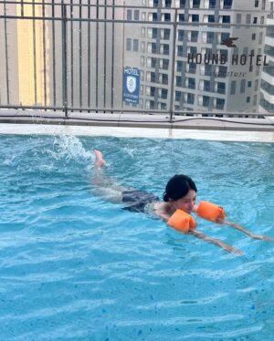 Yoo Hye-In Instagram - ☀️🏖️🏝️🏊🏻‍♀️