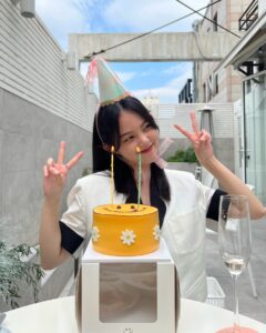 Actress Yoo Hye-In HD Instagram Photos and Wallpapers August 2024