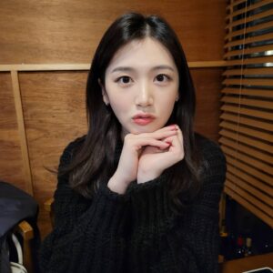 Yoo Na-gyeol Instagram - 2021년 모두 고생 많으셨습니다.
 2022년도 행복하세요오오!!!❤