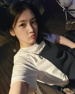 Yoo Na-gyeol Instagram - 하두리감성...⭐️