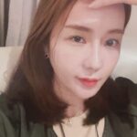 Yoo Ah-jin Instagram - . . 나오늘 ...머리좀 잘라봤쓰 ... 어때요? 걍 후련하고 .. 머리숱너무 많아서 무거웠는데 느무느무 가벼워 >.<😍😍👍👍🤭🤭목디스크예방차원