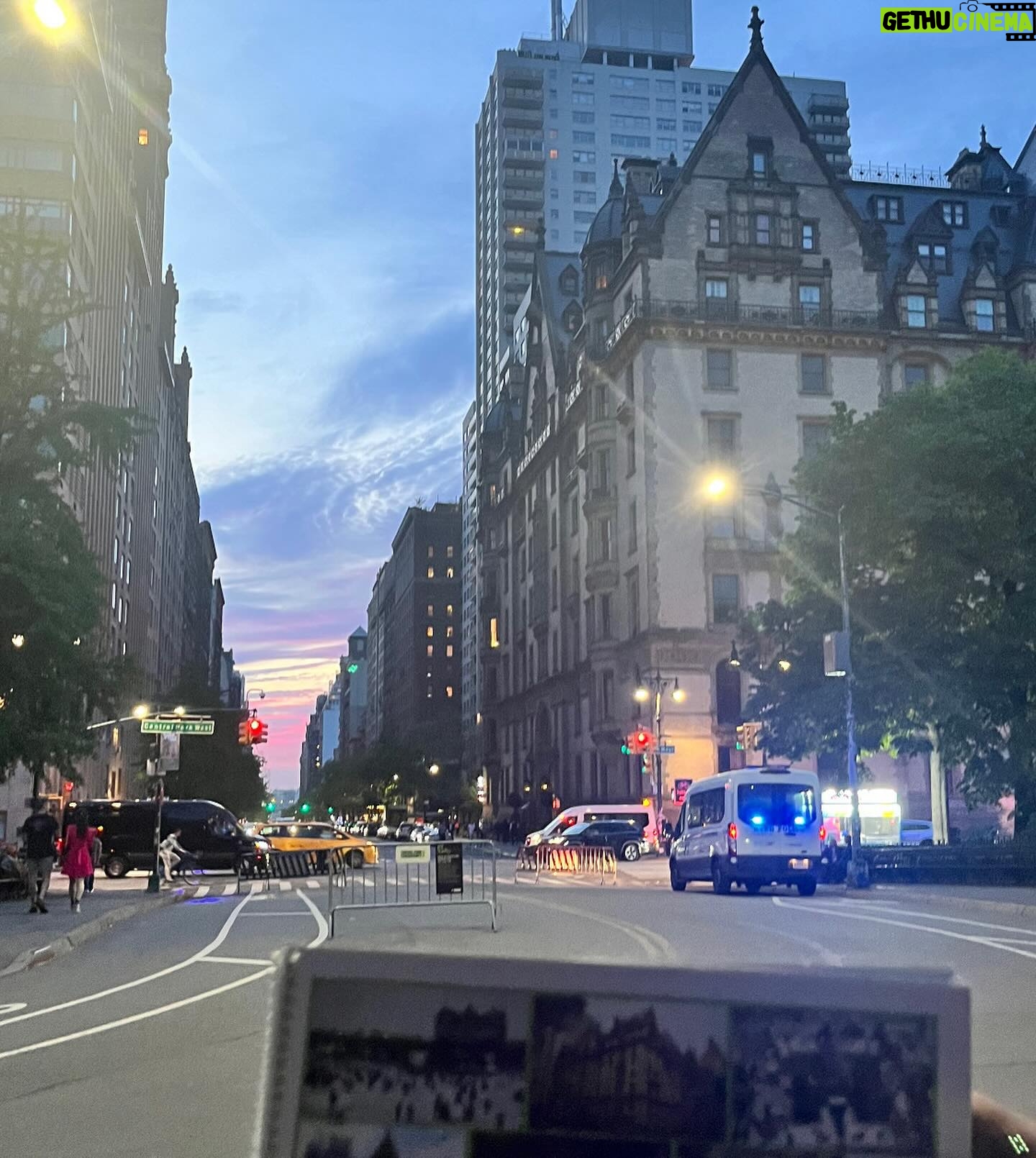 Yoo Ah-jin Instagram - . It‘s a filming location. Night sky, wonderful sky..