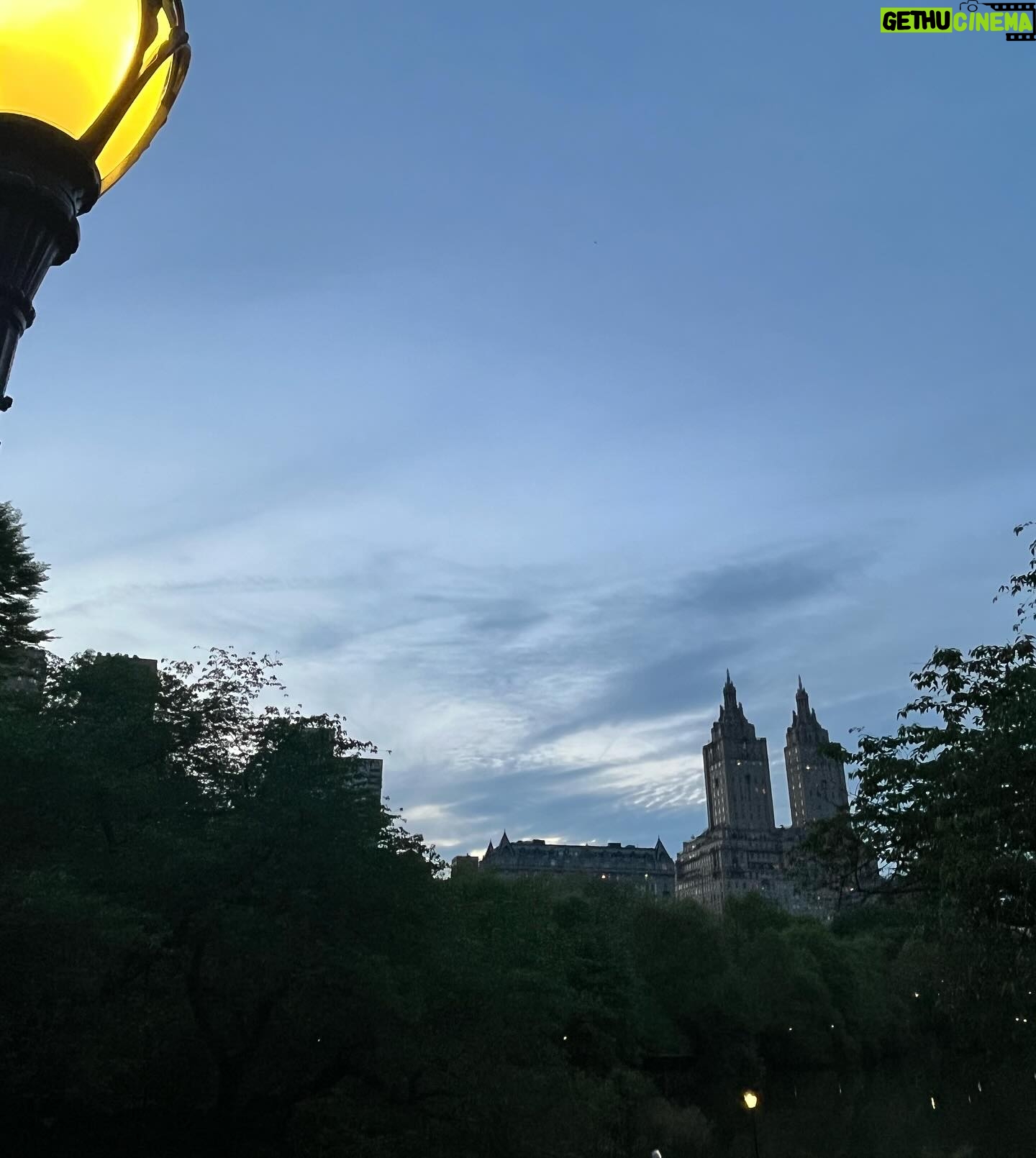 Yoo Ah-jin Instagram - . It‘s a filming location. Night sky, wonderful sky..