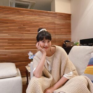Yoo In-young Instagram - _ . . 어서와, 선정이네는 처음이지..?🧘🏻‍♀️ . #술꾼도시여자들2