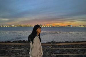 Yoo In-young Instagram - _
.
.
9월의 낮과 밤.
