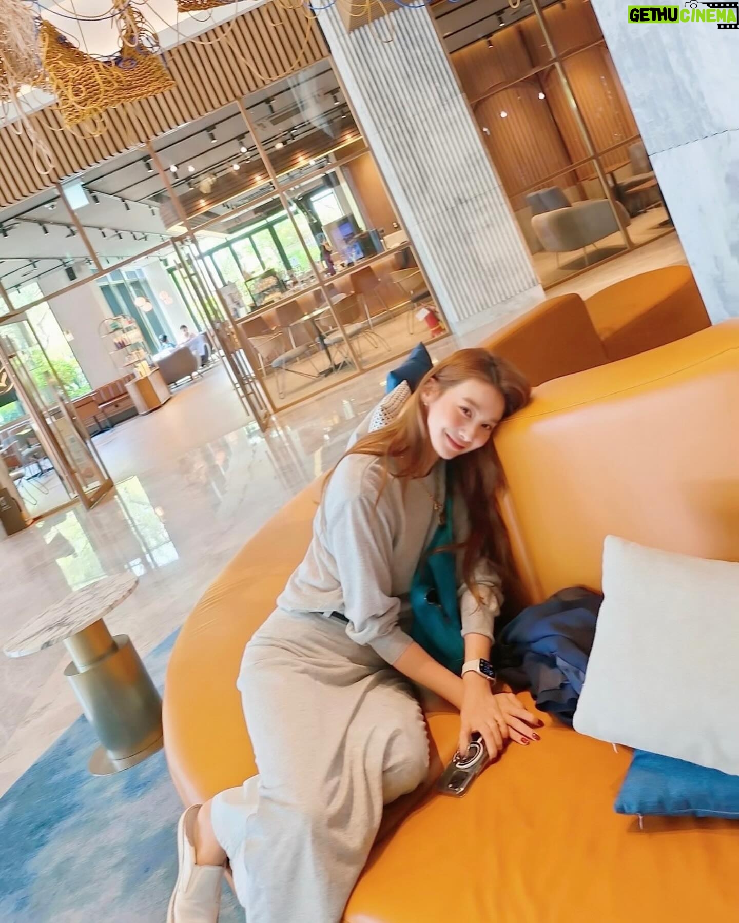 Yoo In-young - 3 Likes - _
.
.
엄마가 찍어 주는 나.
.
#데이트
#꽃같은우리엄마