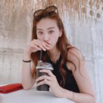 Yoo In-young Instagram – _
.
.
더..더워..🥵