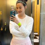 Yoo In-young Instagram - _ . . 집에 있으면 뭐해: 🎾 . #근육통엔운동