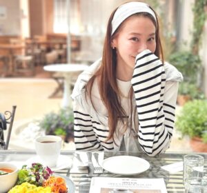 Yoo In-young Instagram - _ 
.
서로의 긍정 기운을 한가득 받고!!
.
짧은 시간 너무 아쉬워
.