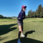 Yoo In-young Instagram - _ . . 가을골프🏌🏻‍♀️ . #바람불어와내머리날려도 #언젠가는늘겠지