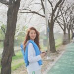 Yoo In-young Instagram – _
.
.
행복해지는 계절🌸