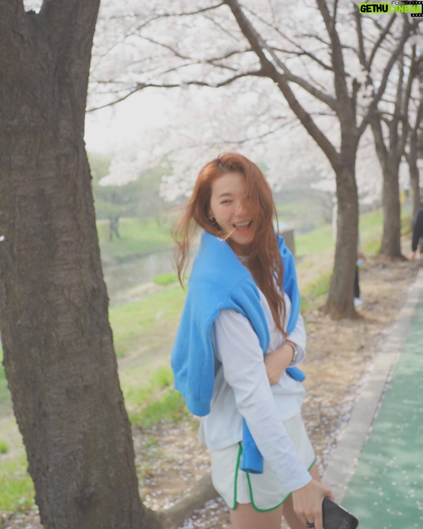 Yoo In-young - 3 Likes - _
.
.
행복해지는 계절🌸