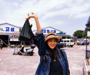 Yoo In-young Instagram - _
.
.
뭐 샀게..?