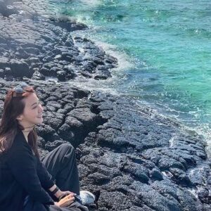 Yoo In-young Instagram - _
.
.
그래 너는 푸른 바다야