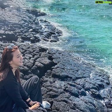 Yoo In-young - 4.7K Likes - _
.
.
그래 너는 푸른 바다야