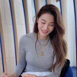 Yoo In-young Instagram – _
.
.
언제나 내편들🖤
.
@inasroom @memento_seoleun @p.jehee