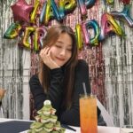 Yoo In-young Instagram - _ . . 내가 기분 좀 냈어🤭 미안. 내 생일아니야… . #생일주인공은따로있다