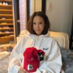 Yoon Mi-rae Instagram - ❀ soul flower ❀ #뉴에라 #NEWERA #윤미래x뉴에라 😝❤️‍🔥