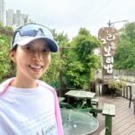 Yoon Se-a Instagram - 여러분! 속초는 … 여기져!!👍!! #그리운보리밥 알알이 보리알이 너무 소듕해… 살포시 씹고 또 씹고…😋 기어이 된장, 매실, 감식초 데리고 왔어요. 캬하하… 당분간 된찌얏!! 쭈욱💨💨💨 #행복하세아🍀 #맛집투어 #♥️