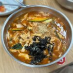 Yoon Se-a Instagram - 여기 좋더라…!! 찐~하게 칼칼~하게 깨끗~하게 싸악 쓸어 내려주는 호로로록 #장칼국수 다시 태어나는 기분! 🤣 #감자바우 #👍