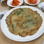 Yoon Se-a Instagram - 여기 좋더라…!! 찐~하게 칼칼~하게 깨끗~하게 싸악 쓸어 내려주는 호로로록 #장칼국수 다시 태어나는 기분! 🤣 #감자바우 #👍