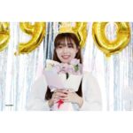 Yoon Seo-ah Instagram - 2023.09.30 추석 연휴임에도 불구하고 올해도 저의 생일을 축하해 주시러 힘든 걸음 해주신 아로들과 마음으로 함께 해주신 아로들 그리고 축하해 주신 모든 분들께 진심으로 감사 인사 드립니다❤️ 매년 작년보다 나은 사람이 되자는 다짐을 합니다 살아가면서 중요한 의미가 무엇인지 오래 고민하다 보면 가끔 그 본질을 역으로 잃을 때가 오더라구요 나아가야 할 방향이 어딘지 길을 잃고 머뭇거릴 때마다 어두운 제 마음을 아로들이 등불처럼 밝혀준답니다 항상 제 마음속의 지표가 되어주셔서 감사드려요 냉담해지지 않고 사랑으로 나아가겠습니다 🤍
