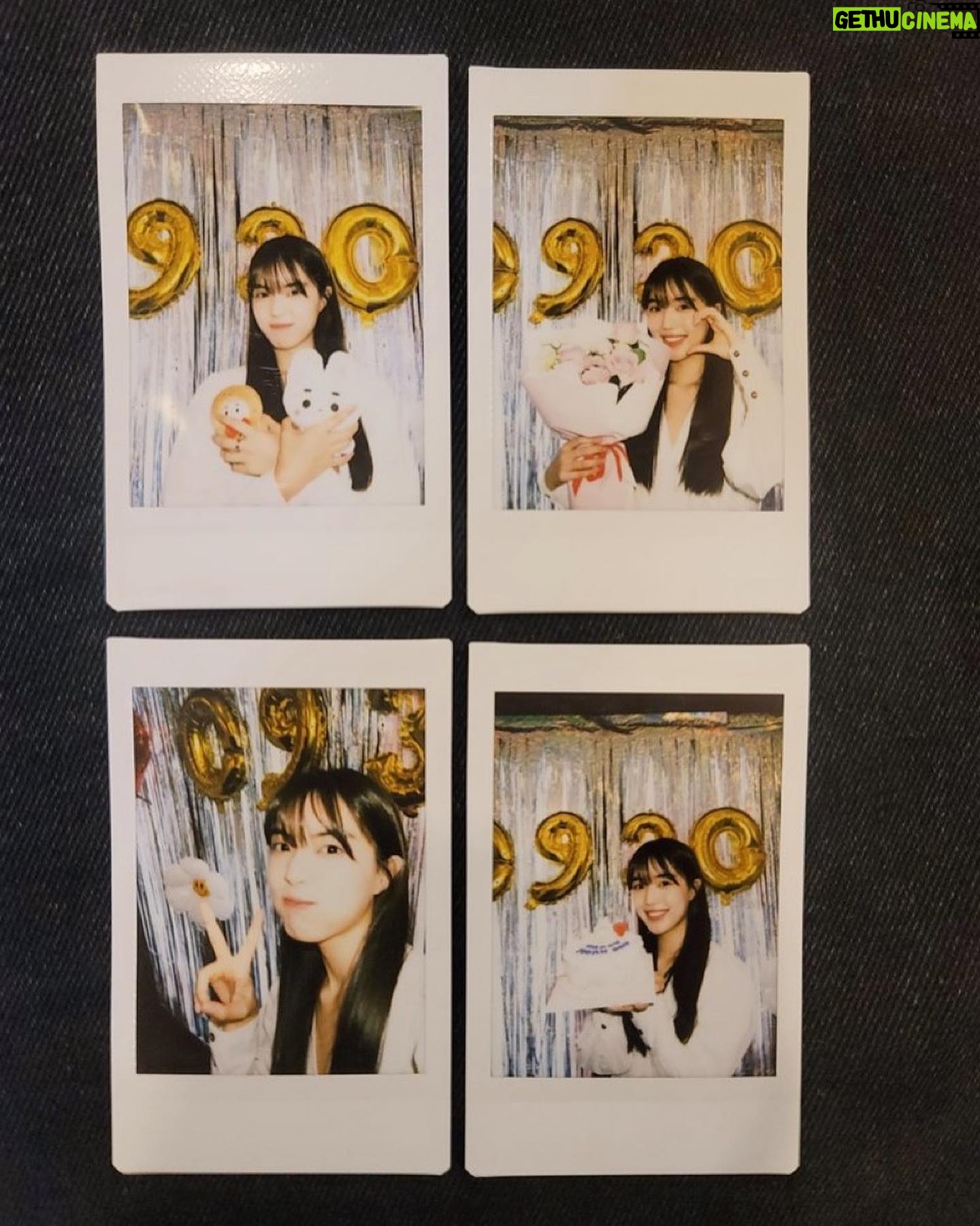 Yoon Seo-ah Instagram - 2023.09.30 추석 연휴임에도 불구하고 올해도 저의 생일을 축하해 주시러 힘든 걸음 해주신 아로들과 마음으로 함께 해주신 아로들 그리고 축하해 주신 모든 분들께 진심으로 감사 인사 드립니다❤️ 매년 작년보다 나은 사람이 되자는 다짐을 합니다 살아가면서 중요한 의미가 무엇인지 오래 고민하다 보면 가끔 그 본질을 역으로 잃을 때가 오더라구요 나아가야 할 방향이 어딘지 길을 잃고 머뭇거릴 때마다 어두운 제 마음을 아로들이 등불처럼 밝혀준답니다 항상 제 마음속의 지표가 되어주셔서 감사드려요 냉담해지지 않고 사랑으로 나아가겠습니다 🤍