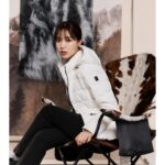 Yoon Seo-ah Instagram – 밀레에 겨울이 내려요 🤍☃️🩵
@millet_korea