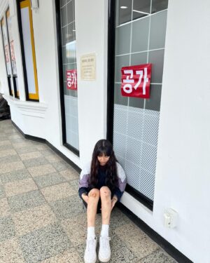 Yoon Seo-ah Instagram - 채영지
#종말의바보 #netflix