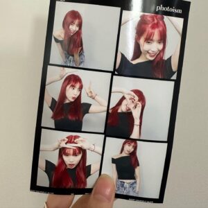 Yoon Seo-ah Instagram - 🩷❤️🩵🖤