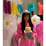 Yoon So-hee Instagram - 고마워요 모두들♡ 고생 많았어요 우리팀 덕분에 즐거웠어요 또 봐요🩷 오늘 밤도 kbs에서 가슴이 뛴다 봐주세요! 🫶 #가슴이뛴다#kbs #플디 🎂