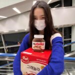 Yoon So-hee Instagram - 기숙사 생활에 필요한 것들 Things I need for dormitory 😋 yum 🍫